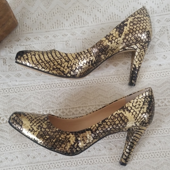 Vince Camuto Kain Snake Embossed Pumps NWOT - Picture 4 of 7